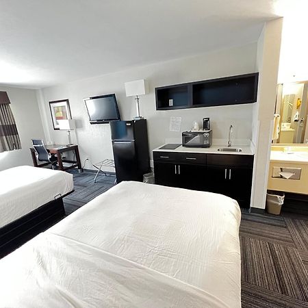 เบย์มอนต์ บาย วินด์แฮม แมริเนตต์ Hotel Marinette ภายนอก รูปภาพ