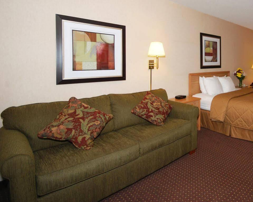 เบย์มอนต์ บาย วินด์แฮม แมริเนตต์ Hotel Marinette ภายนอก รูปภาพ